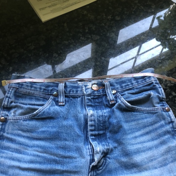 Cute booty cut offs - Picture 3 of 4